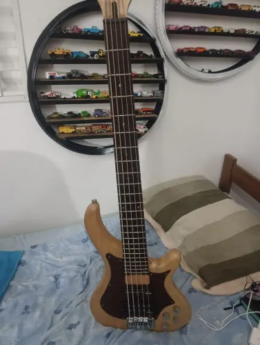 Jazz Bass Ativo Strinberg 5 Cordas - Modelo CLB25A