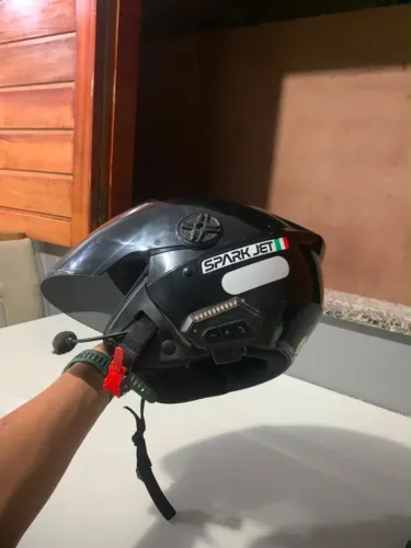 Vendo capacete aberto