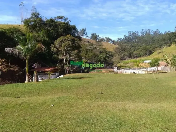 SÍTIO FORMADO COM LAGOS E PASTO EM NATIVIDADE DA SERRA -SP