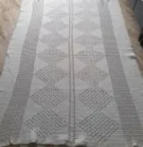 Tapete de crochê cru
