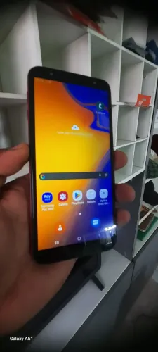 Samsung galaxy J4+ R$ 200