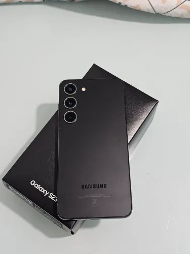 Samsung Galaxy S23 256GB / 8GB RAM