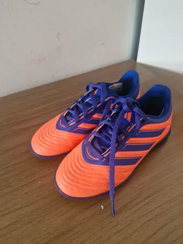 Chuteira Futsal / Salão Infantil Laranja e Azul