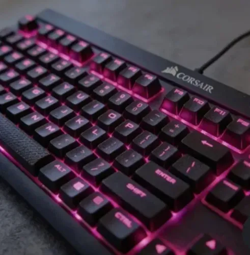 Teclado mecânico corsai k68