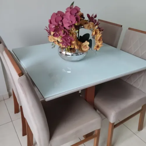 Mesa de jantar 4 lugar