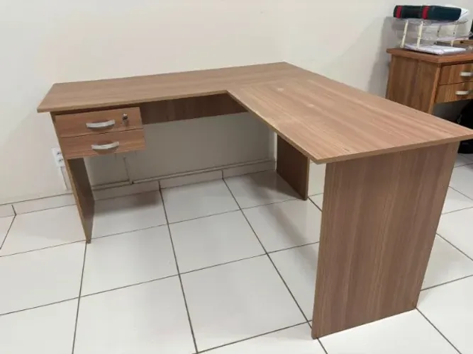 MESA DE ESCRITORIO