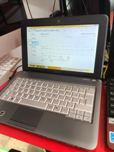 Netbook Sony Vaio N470 HD 320GB 2GBRam bateria ok garantia 3 Meses. Loja Asa Norte. 
