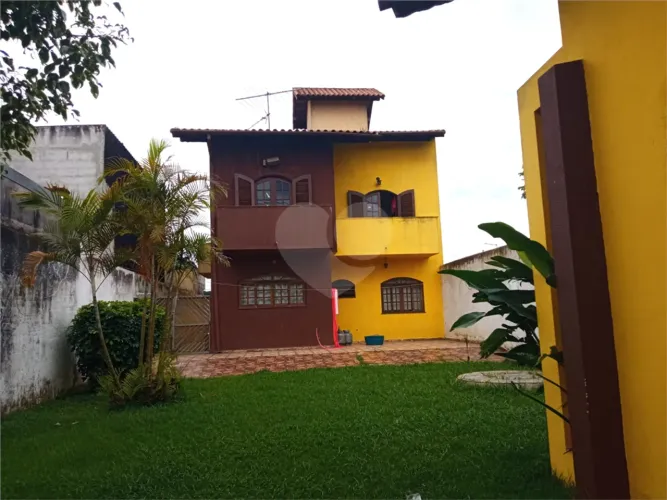 Casa à venda com 4 quartos, sendo 1 suíte, em Vila Bela Flor, Mogi das Cruzes - SP