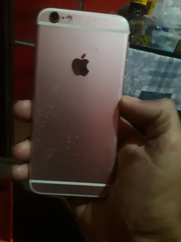 VENDO ESTE IPHONE 6S 32 GB FUCIONA NORMAL SO NAO ESTA DANDO PRA FAZE A CONTA INCLOUD LIVRE