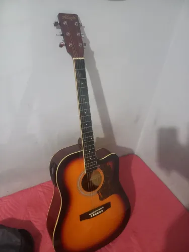 Vende se violão elétrico com afinador inbutido