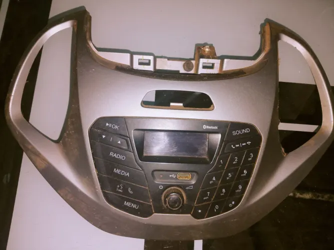 Rádio original Fork Ka 2018 com moldura