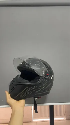 Capacete FW3, com narigueira Alta GT2