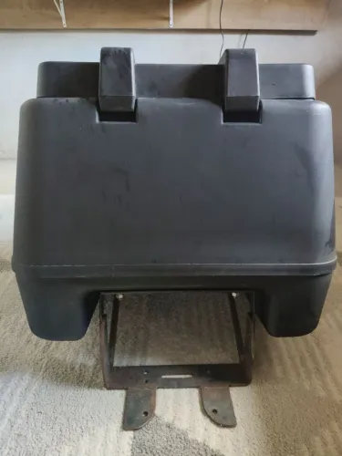 Baú para moto c/ suporte para 150cc