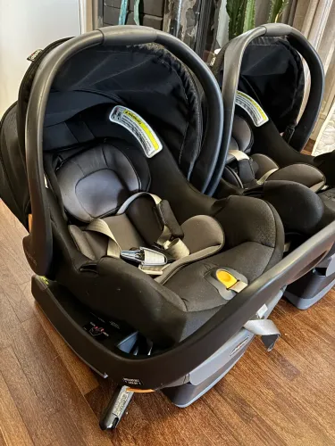 Bebê conforto para gêmeos ou 01 bebê