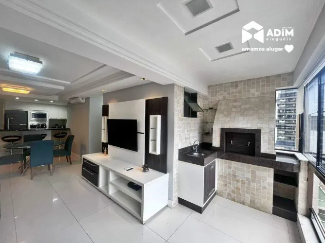 Apartamento 03 quartos com suíte. Mobiliado 1 quadra do mar no centro em Balneário Cambori