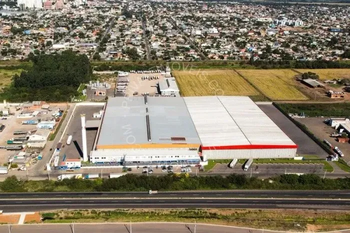 Pavilhão com 3.760m² e 8 Docas Para Alugar em Condomínio Logístico em Canoas /RS