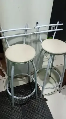 Banquetas brancas