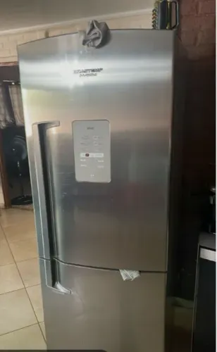 Geladeira de uma porta em cima é em baixo 127v