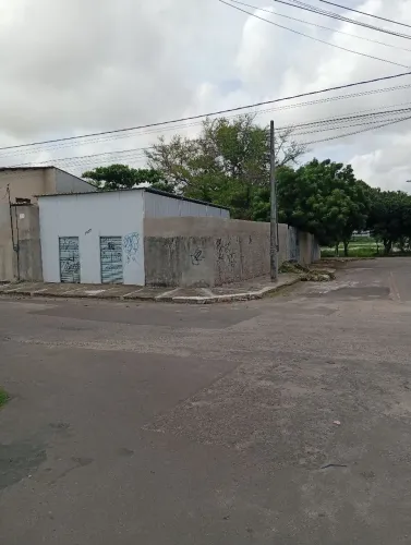 Galpão no Rodolfo Teofilo com  terreno de 240m2. 