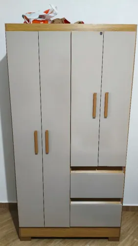 Guarda roupa, semi novo pouco tempo de uso 