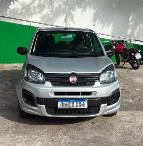 Fiat Uno Attractive 1.0 EVO Fire Flex 8V 5P 2021