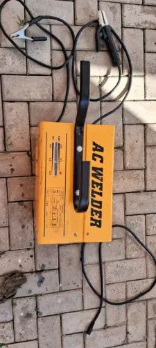 Vendo ou troco Máquina de Solda BX1-250C