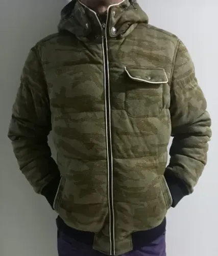 casaco acolchoado com capuz comprado no japao tamanho G 104-112cm