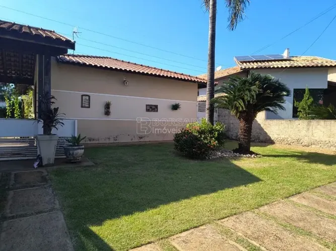 Linda Casa à Venda no Condomínio Veneto em Araraquara