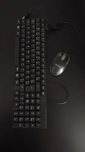 Teclado e mouse de brinde