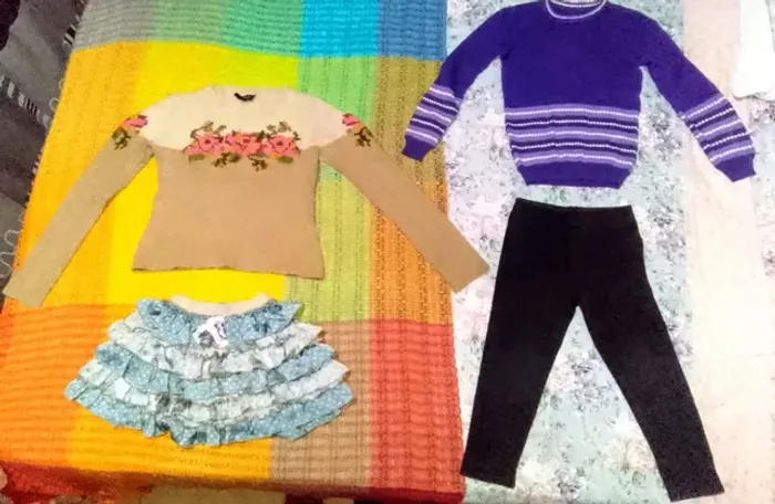 LOTE DE ROUPAS CRIANÇA N°8. FEM. MISTAS. Ler descrição...