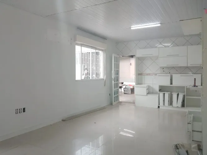 Casa à venda no São Gonçalo, Pelotas: 210 m² de área, 3 quartos, churrasqueira, pátio e ga