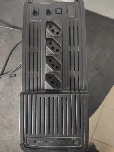 Nobreak Enermax mod YUP-E 600 entrada 115v/220v e saida 115v, 4 tomadas - bateria nova