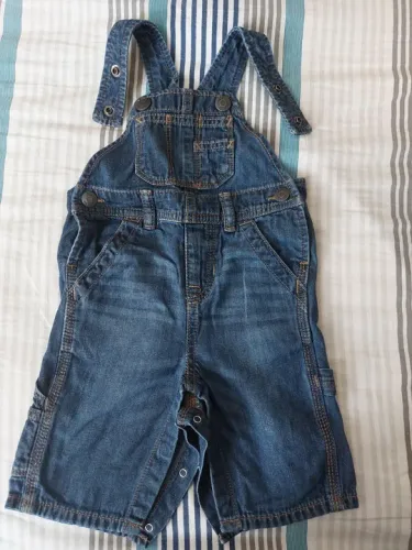 Macacão Jeans Baby Gap