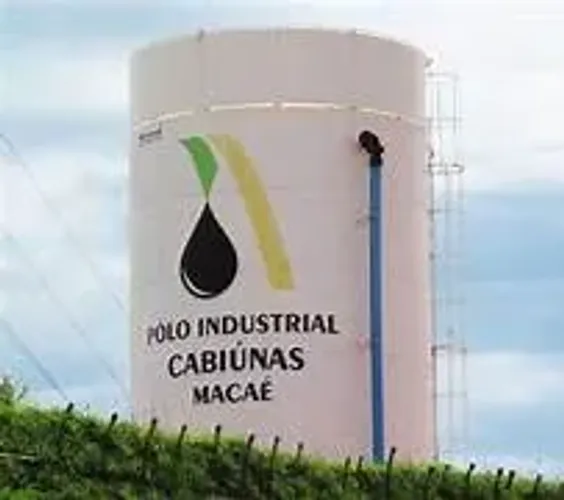 Alugo terreno com área de 18.000 m2 no Polo Industrial de Cabiúnas em Macaé