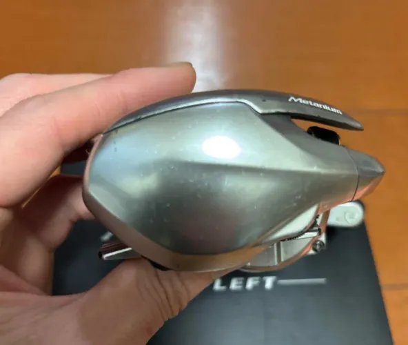 Carretilha Shimano Metanium Mgl esquerda