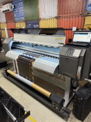 Combo Plotter de impressão Mutoh + plotter de recorte 