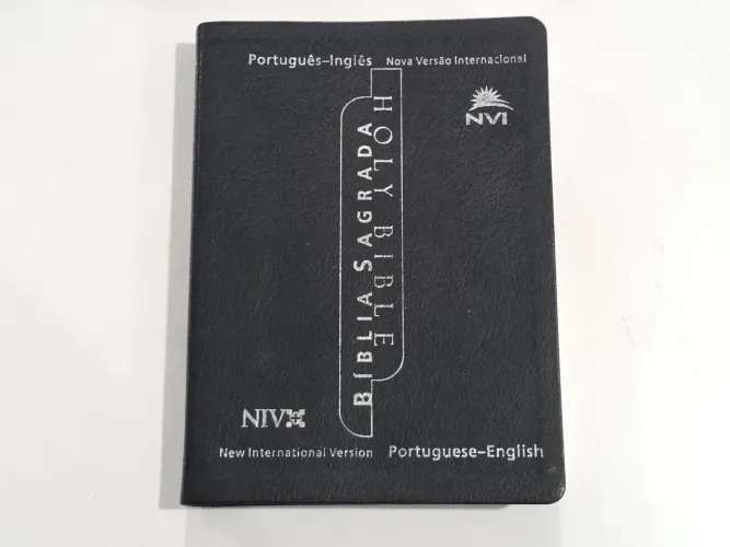 Livro: Bíblia Sagrada - Holy Bible