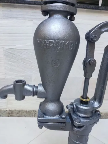 Bomba d'água manual de ferro fundido