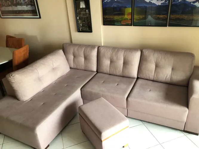 Sofá de canto com puff - Conforto e elegância