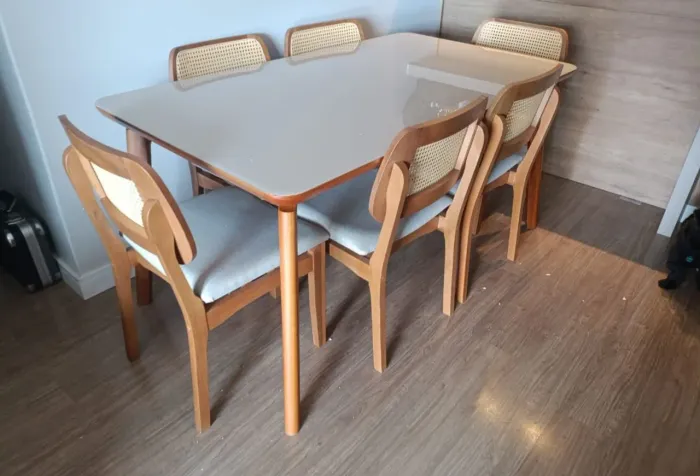 Mesa de Jantar jade com 6 cadeiras madeira maciça tauari