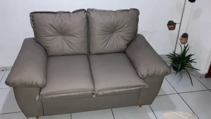 Sofá 2 lugares, em PERFEITO ESTADO! confortável e estiloso