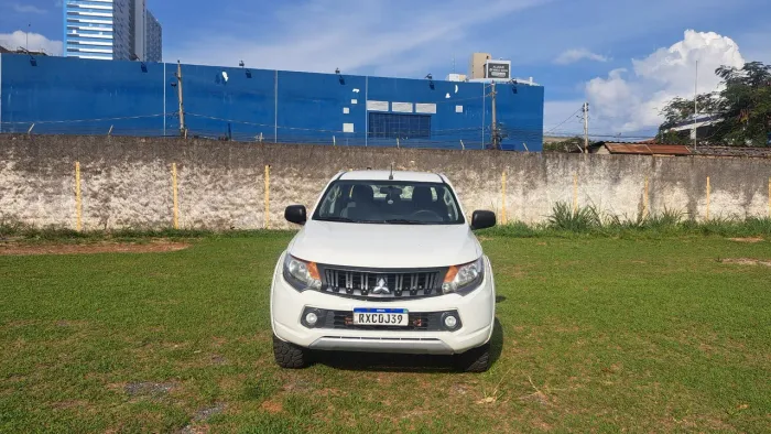 L200 Gl 2023 em ótimo estado