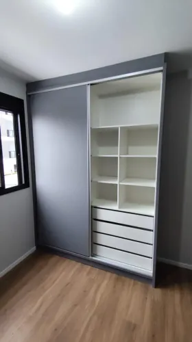 Black friday Roupeiro na cor cinza sagrado em 100%MDF 