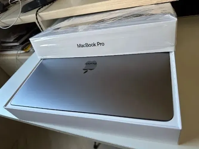 MacBook Pro M2 com Touch Bar