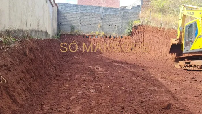 LOTE DE 360m² A VENDA NO BAIRRO JARDIM CANADÁ