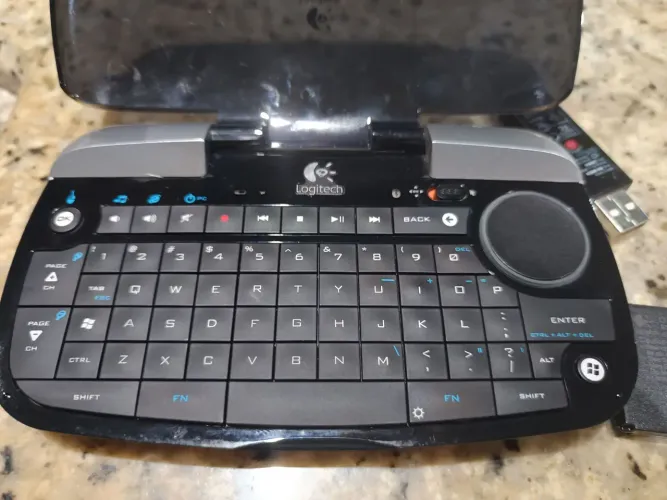 Teclado sem fio Ligitech dinovo mini