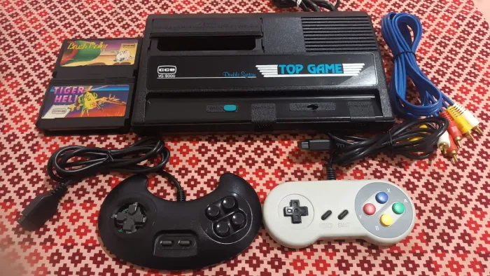 Top Game Cce com Brush Roller e Tiger Heli, 2 controles.