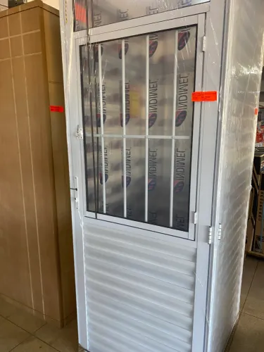 Porta de alumínio branca 799,90