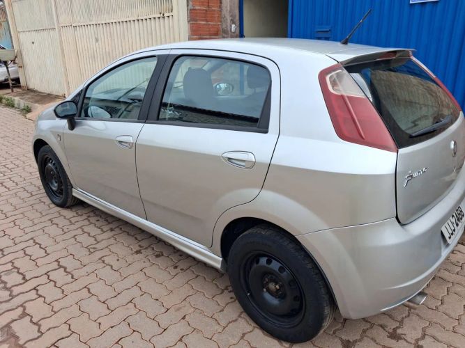 Imagem de Fiat Punto Attractive Italia 1.4 F.flex 8V 5P 2012