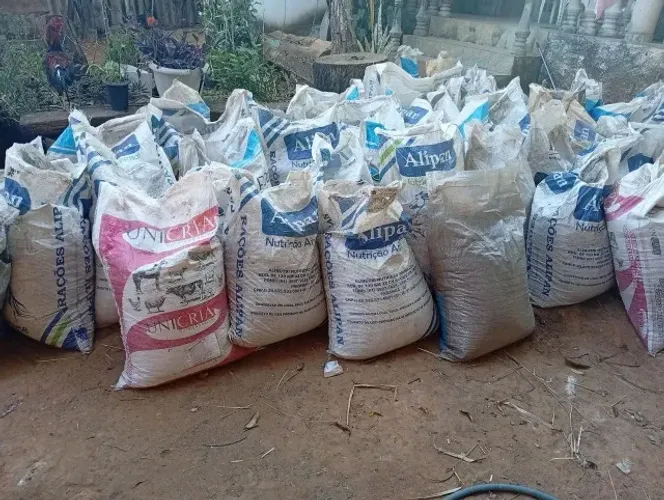 Esterco bovino curtido - adubo orgânico para horta, jardinagem, chácara, sítio